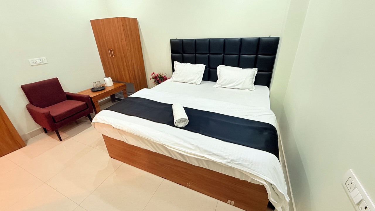 Photo of Bedroom in Naini
