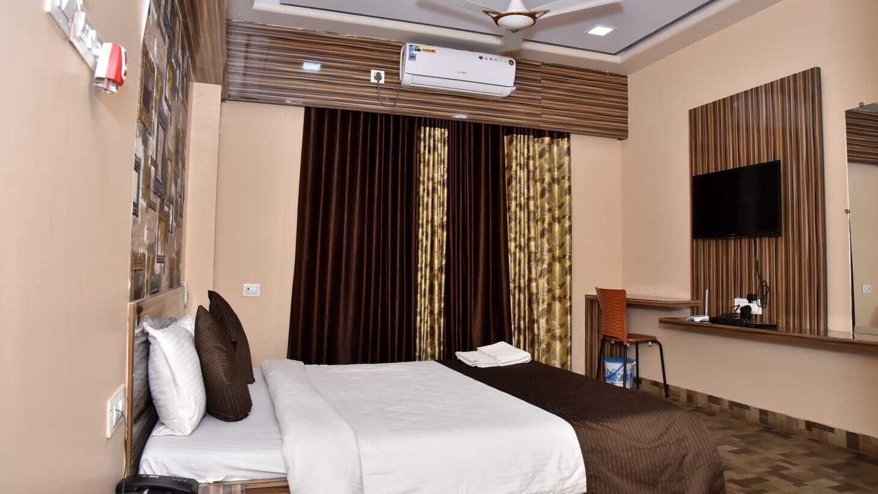Photo of Bedroom in Mahad