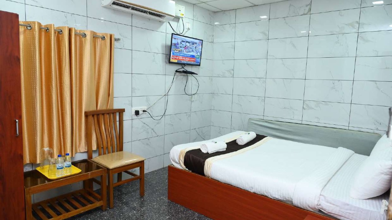 Photo of Bedroom in Murudeshwara