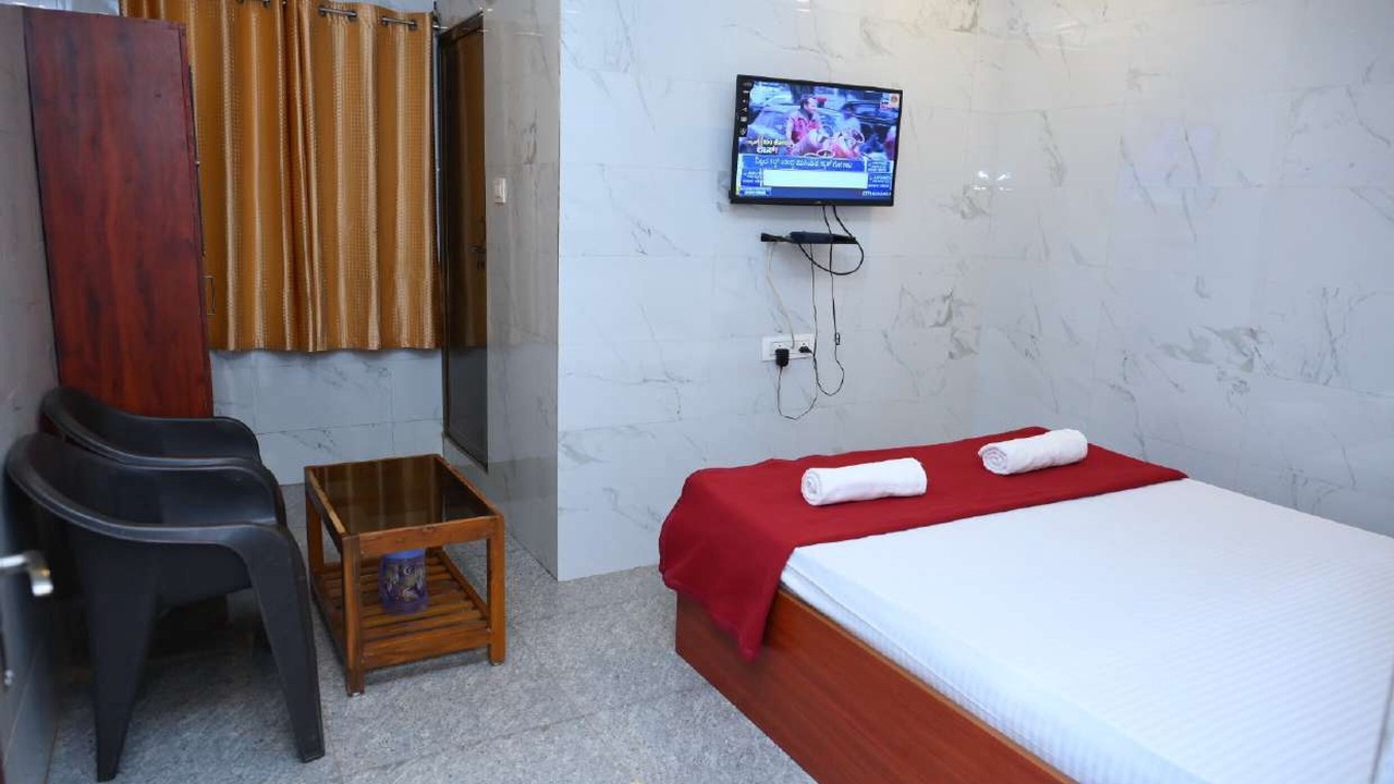 Photo of Bedroom in Murudeshwara
