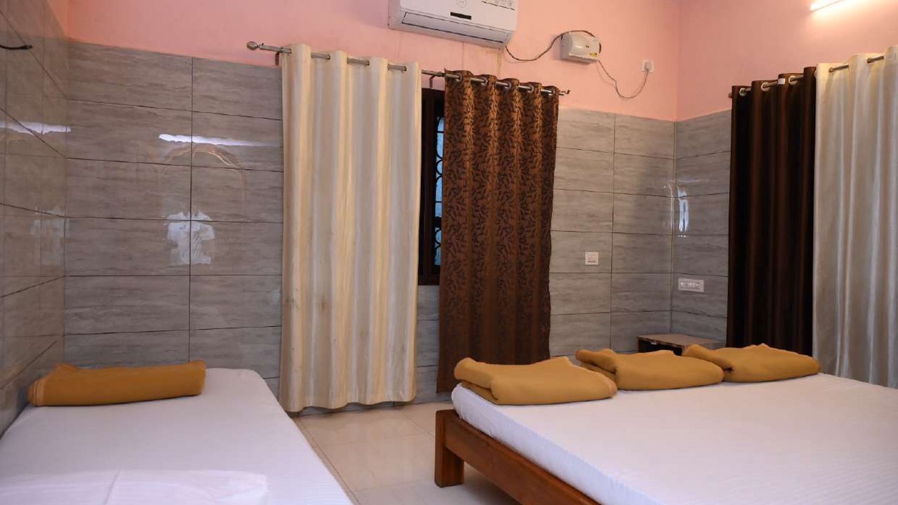 Photo of Bedroom in Murudeshwara