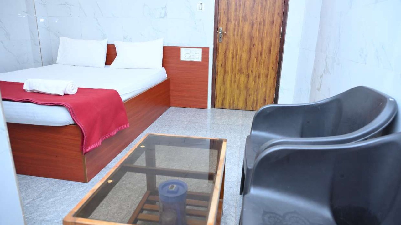 Photo of Bedroom in Murudeshwara