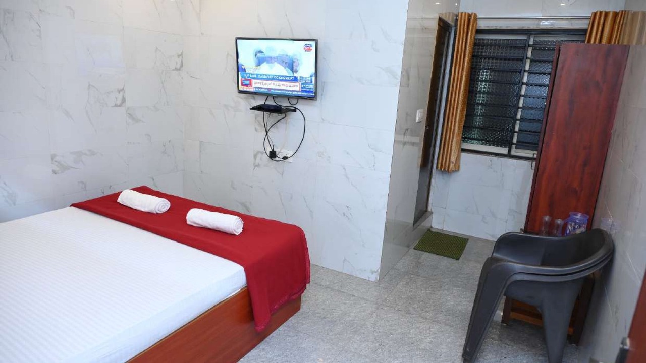 Photo of Bedroom in Murudeshwara