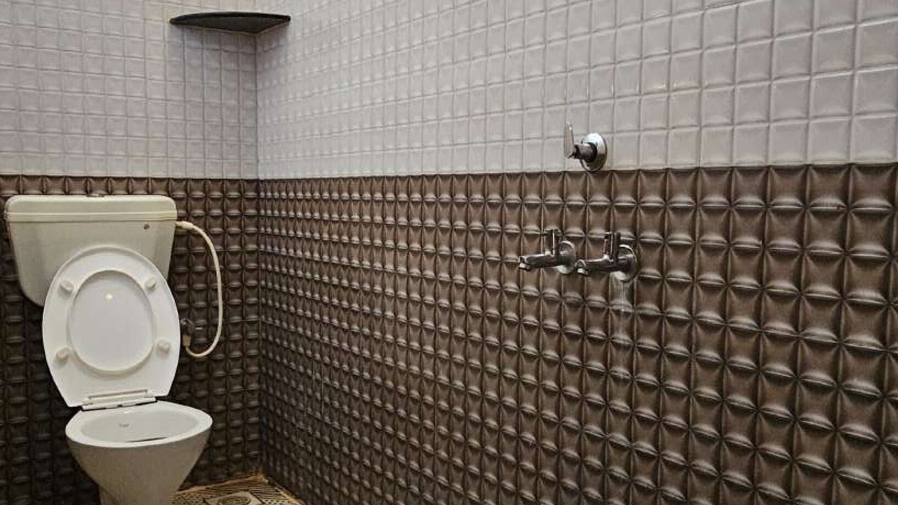 Photo of Bathroom in Murudeshwara