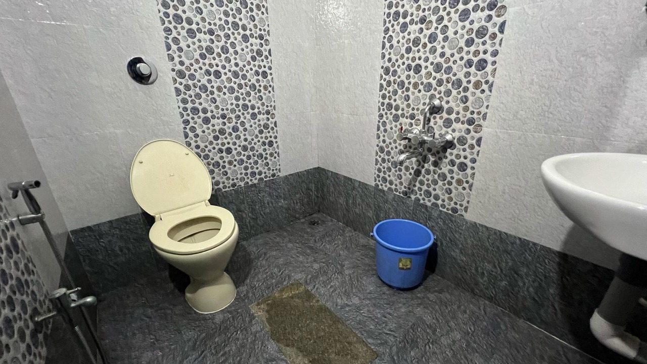 Photo of Bathroom in Mandarthi