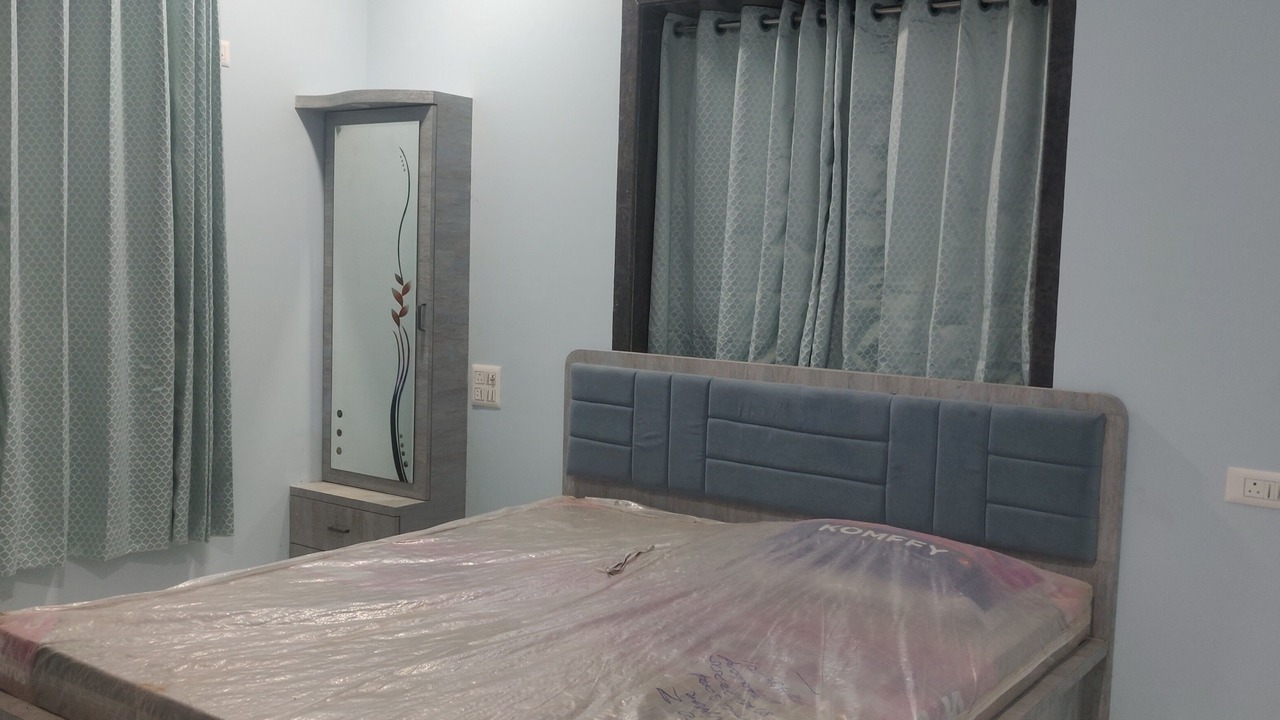 Photo of Bedroom in Tarapur