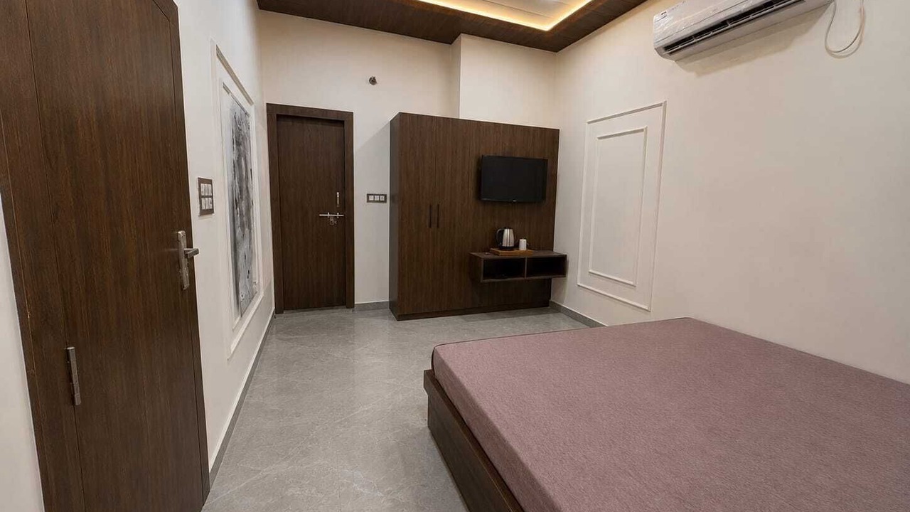 Photo of Bedroom in Mathura