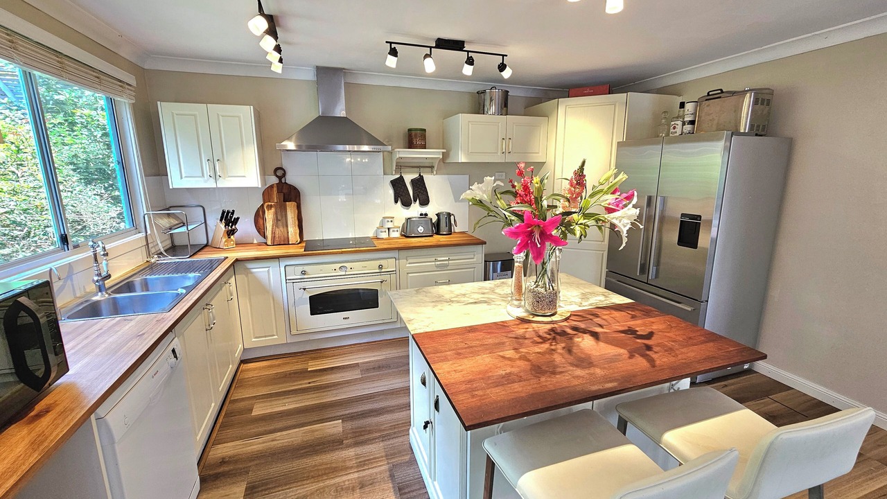 Photo of Kitchen in Blue Mountains City Council