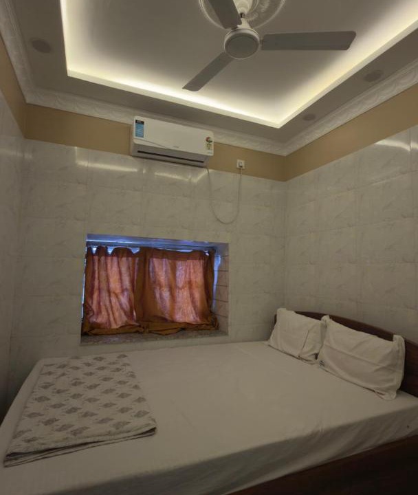 Photo of Bedroom in Sealdah