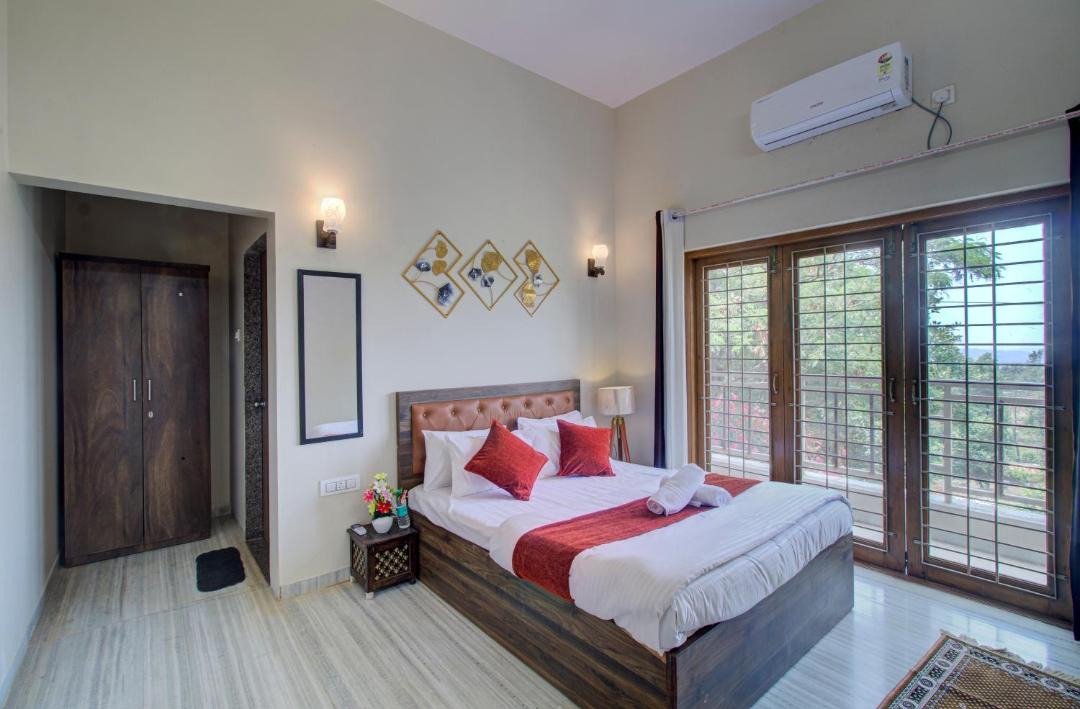 Photo of Bedroom in Mahabaleshwar