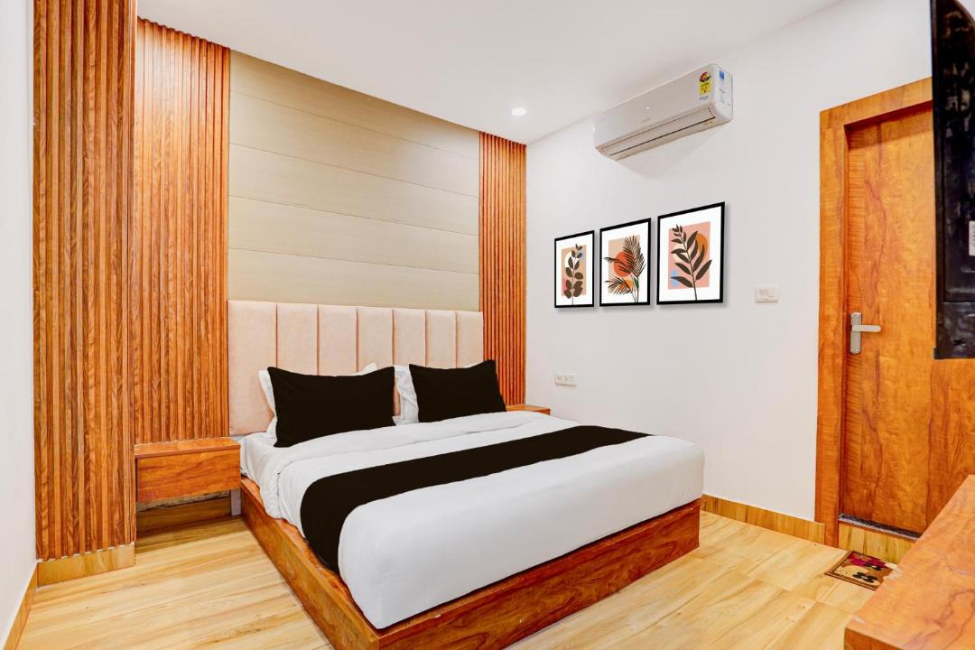Photo of Bedroom in Mukherjee Nagar