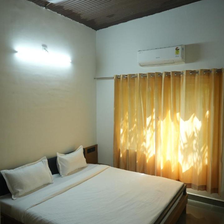 Photo of Bedroom in Junagadh