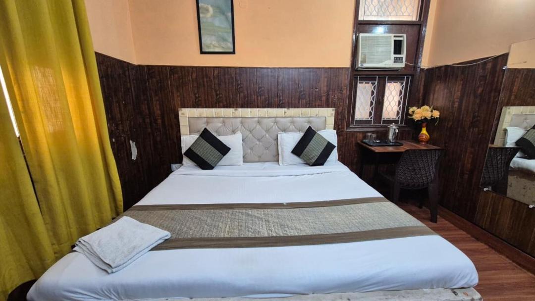 Photo of Bedroom in Mayapuri