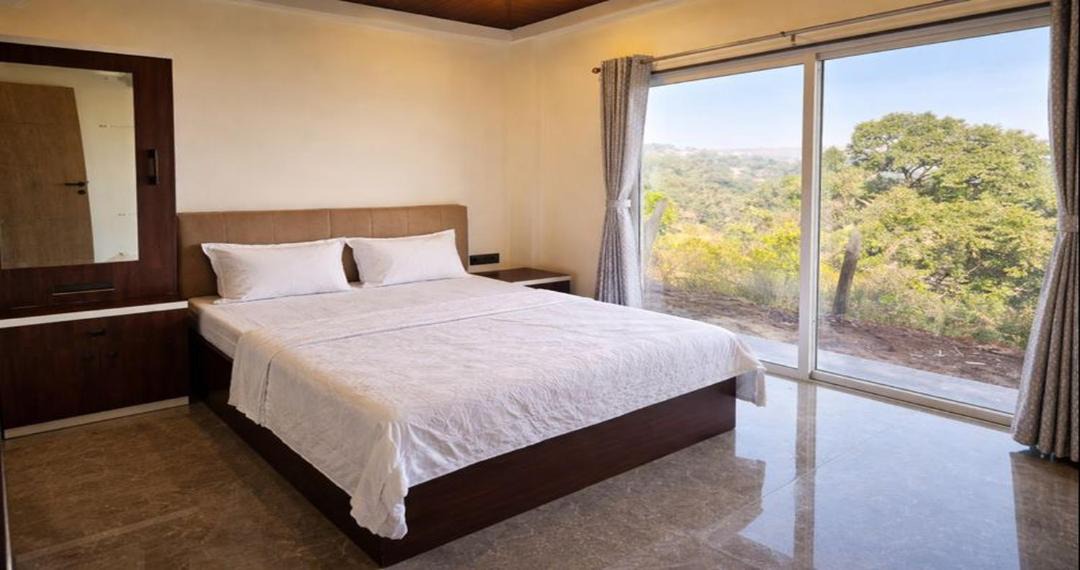 Photo of Bedroom in Mahabaleshwar