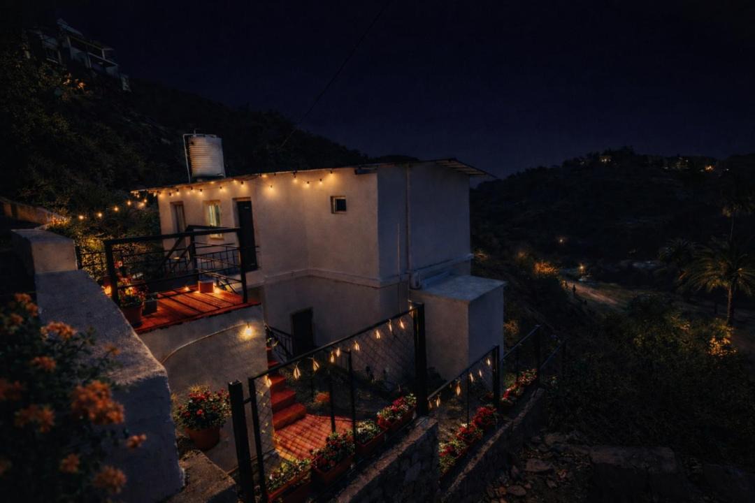 Photo of Patio Balcony in Mount Abu