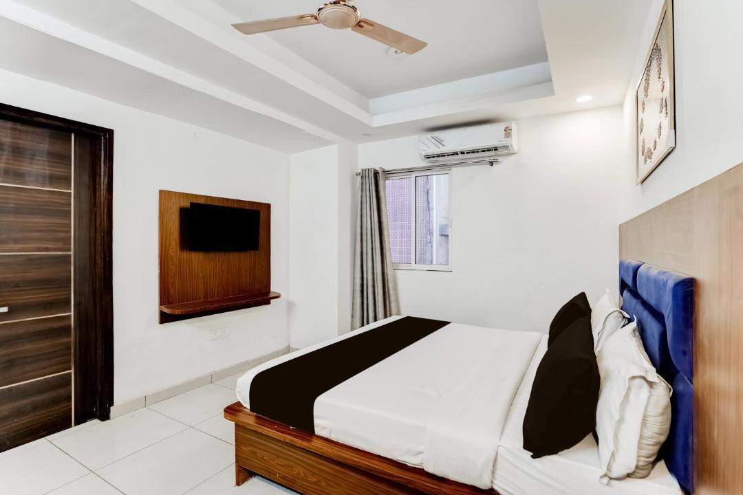 Photo of Bedroom in Sector 62