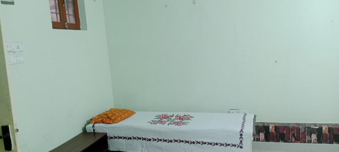 Photo of Bedroom in Danapur