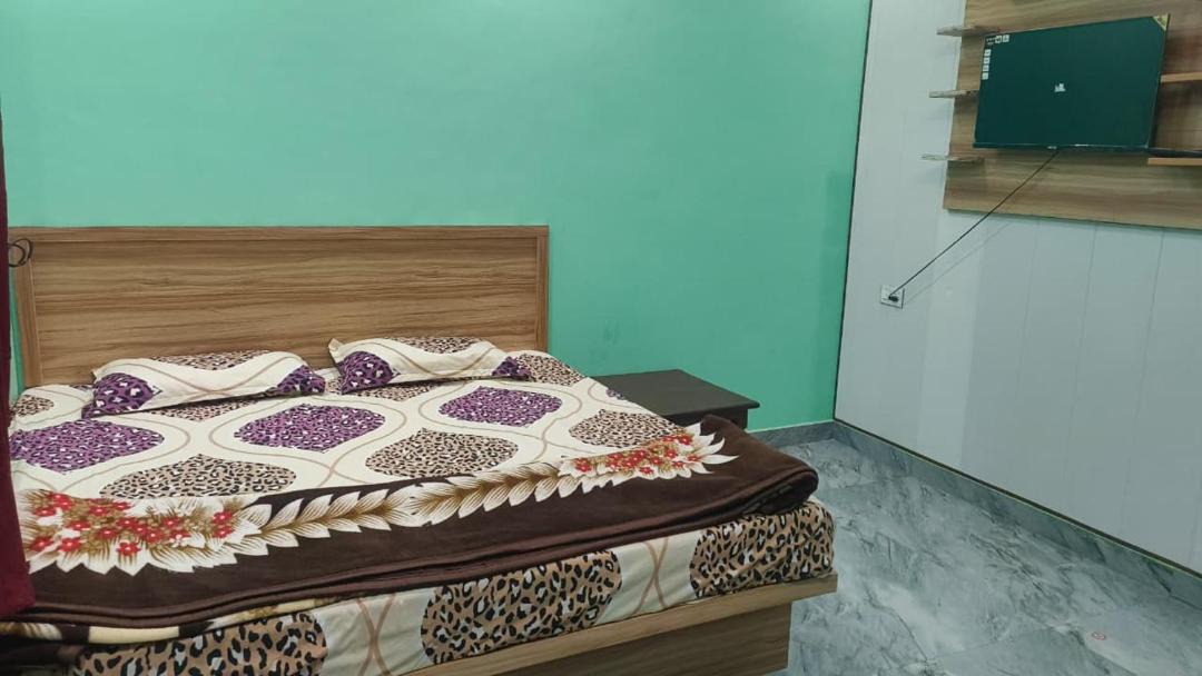 Photo of Bedroom in Dariyaganj