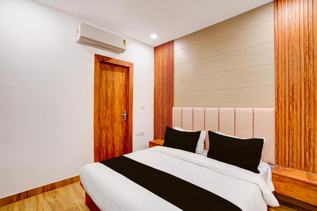 Photo of Bedroom in Mukherjee Nagar