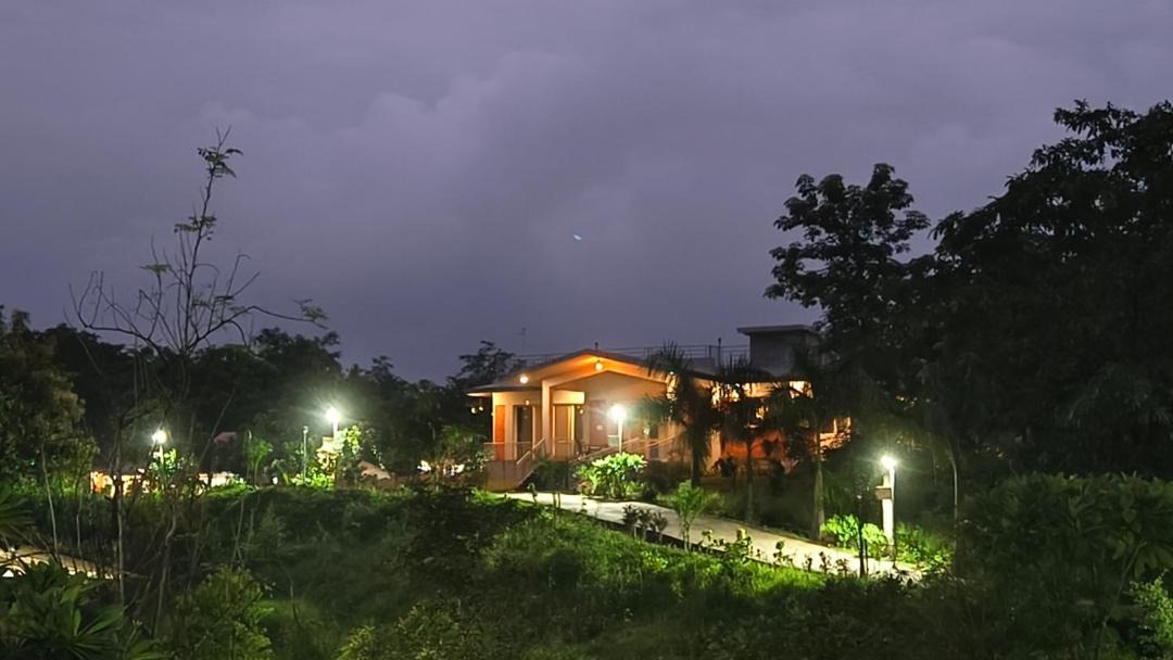 Photo of Others in Pali