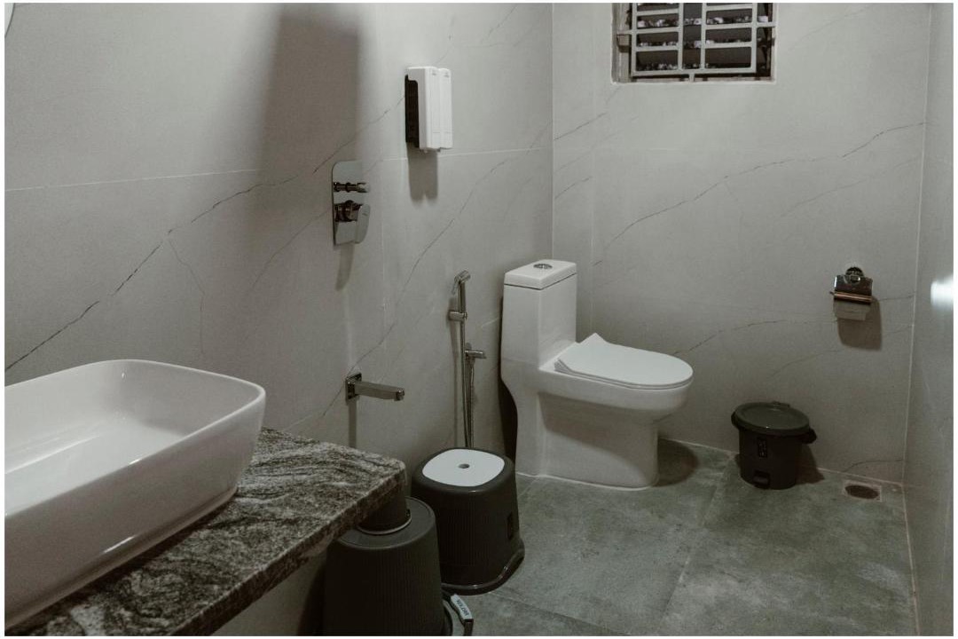 Photo of Bathroom in Hireguthi