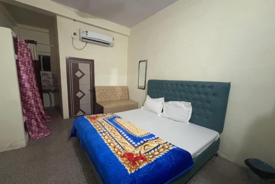 Photo of Bedroom in Naini