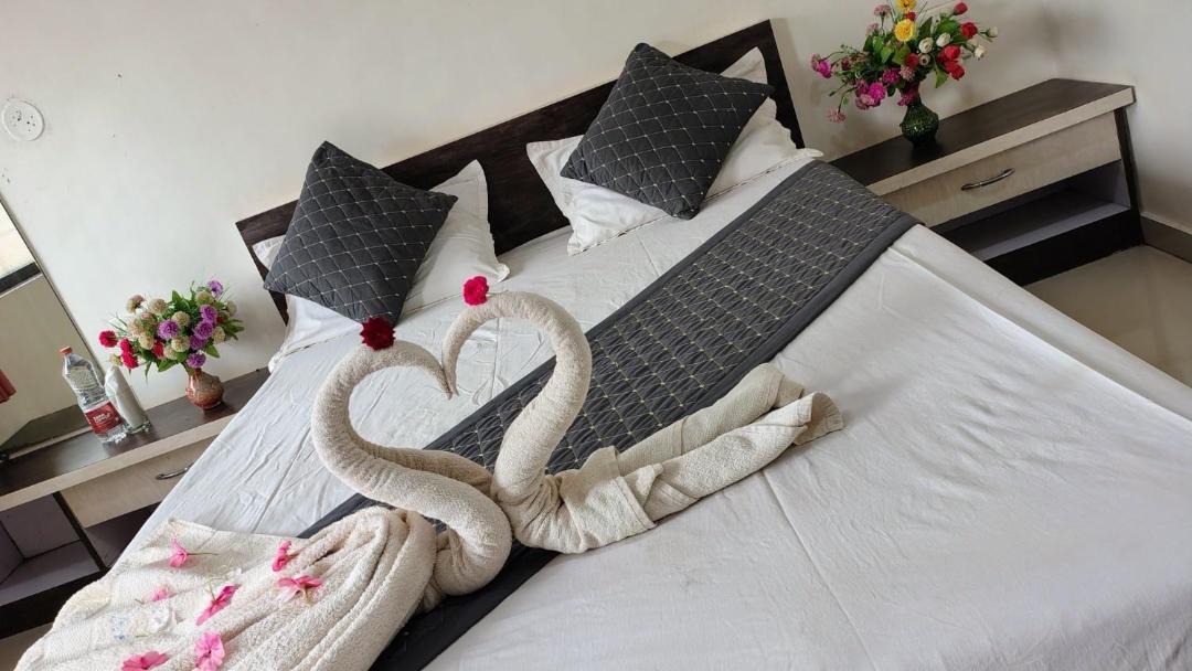 Photo of Bedroom in Mahabaleshwar