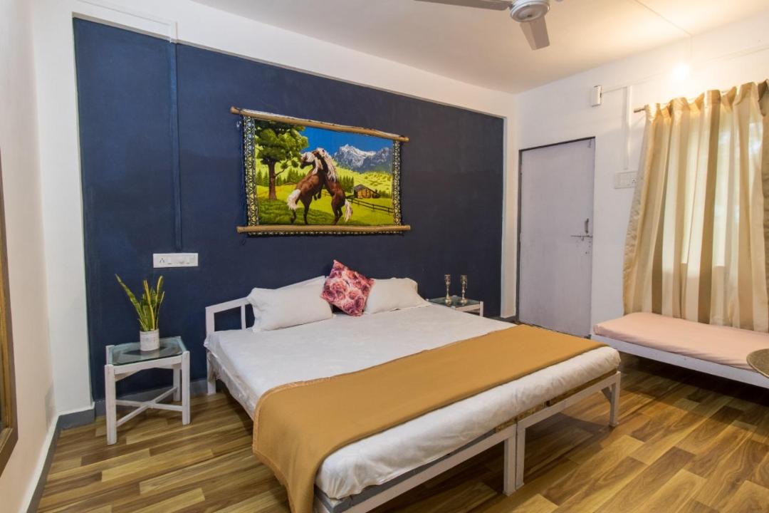 Photo of Bedroom in Mahabaleshwar