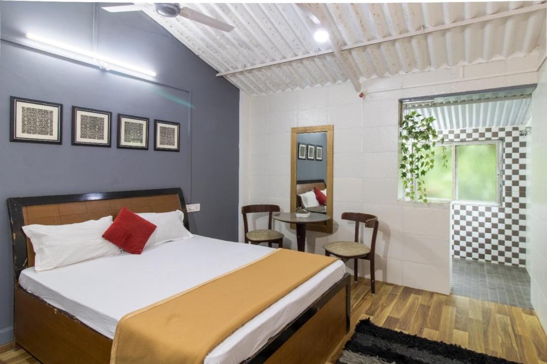 Photo of Bedroom in Mahabaleshwar