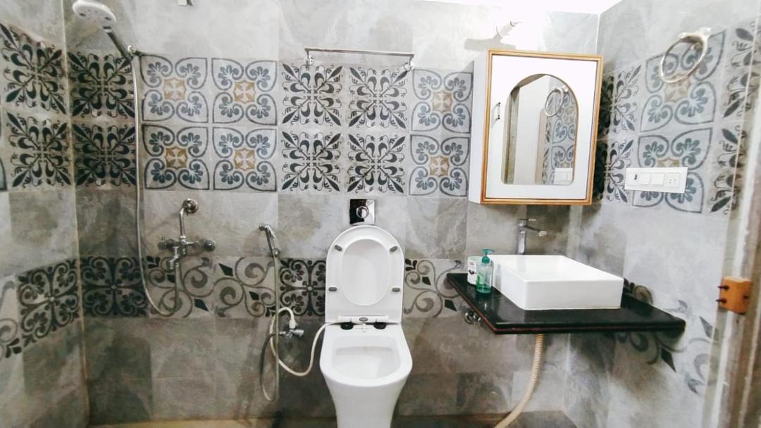 Photo of Bathroom in Abu Road