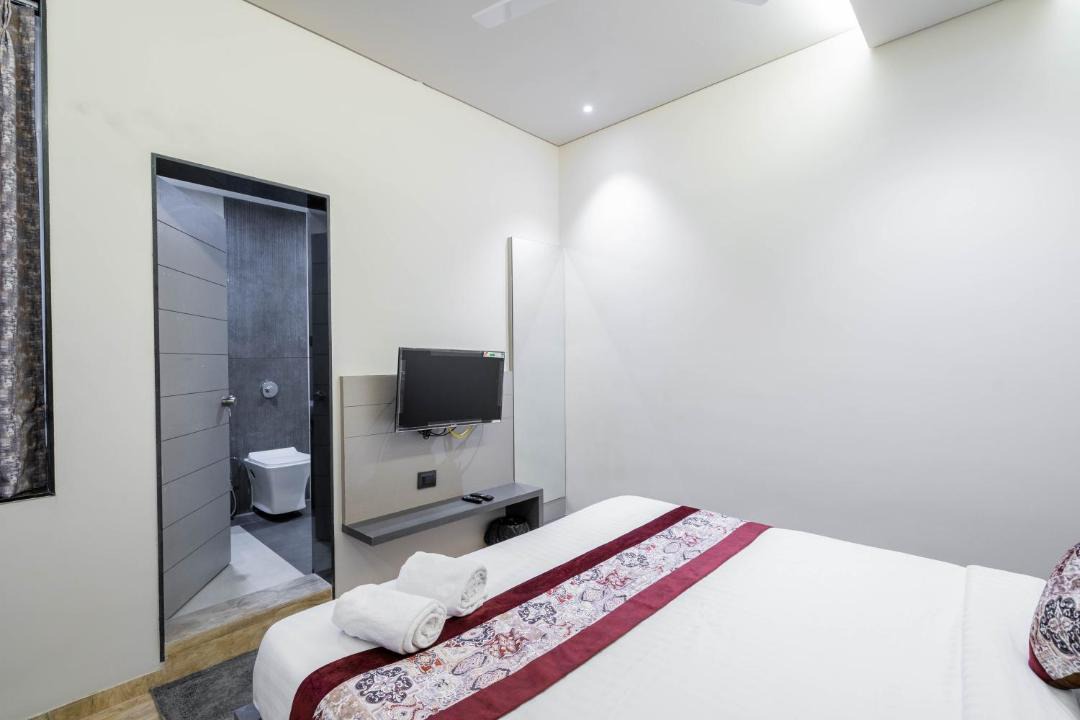 Photo of Bedroom in Rajkot