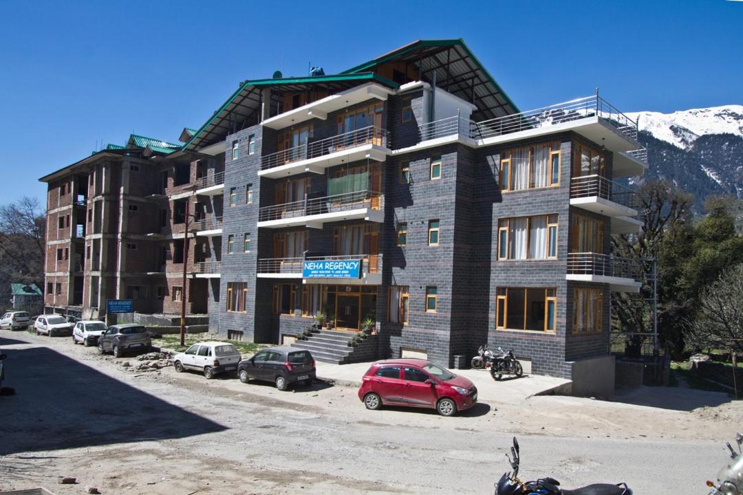 Photo of Buildings in Aleo