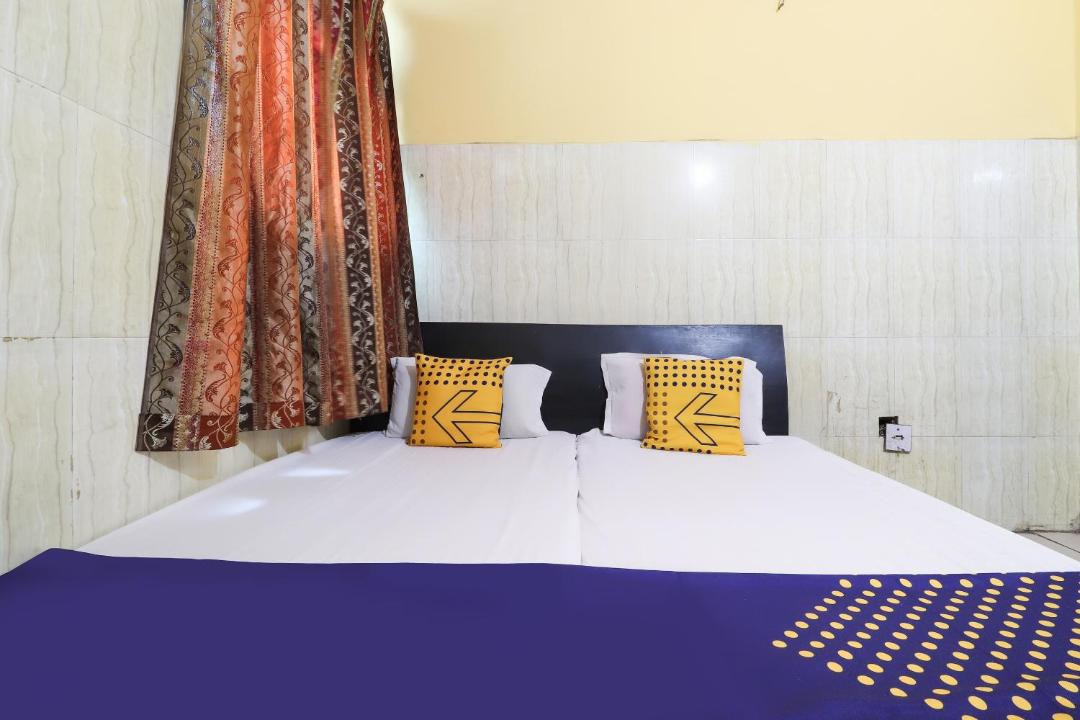 Photo of Bedroom in Charbagh