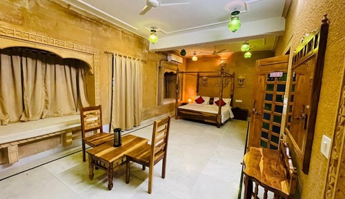 Deluxe AC Family Suite
