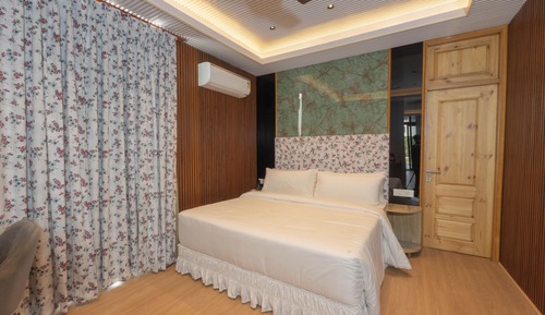 Karma Kove Suites