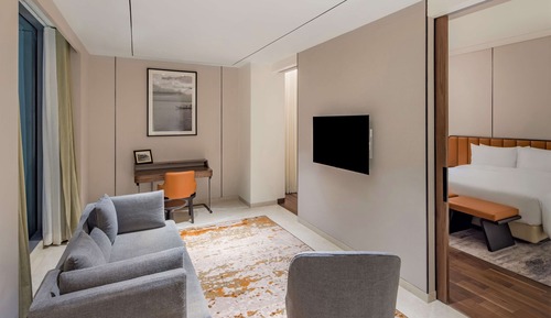 Deluxe Suite