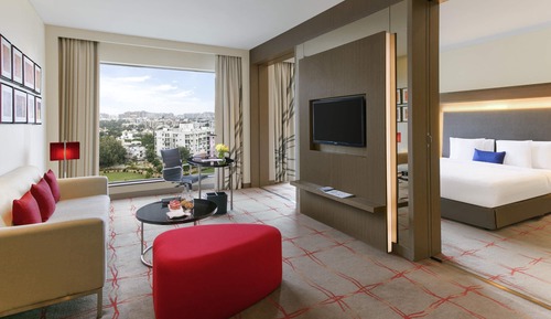 Suite, 1 King Bed, Club Lounge Access (Master, Jacuzzi)