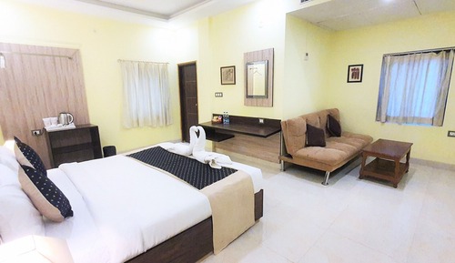Executive Studio, City View