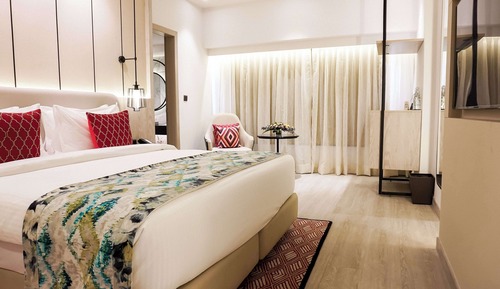 Club Room, 1 King Bed (Premium)