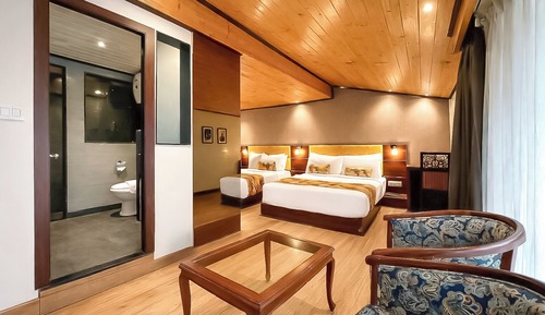 Deluxe Family Room