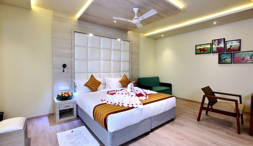 Deluxe Suite, 1 King Bed, Accessible, Non Smoking