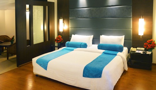 Deluxe Suite