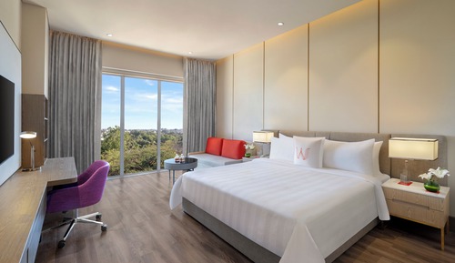 Deluxe Room, 1 Queen Bed, Garden View (Superior Room)