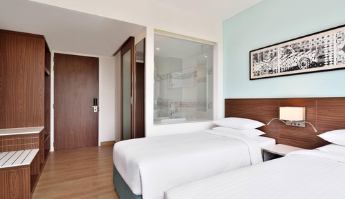 Room, 2 Twin Beds, City View