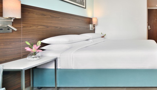 Room, 1 King Bed, Lake View