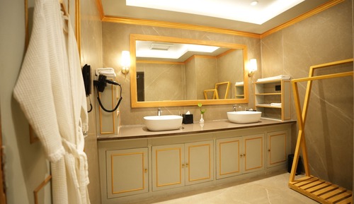 Executive Suite, Garden View