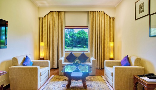 Deluxe Suite, Pool View