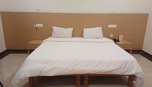 Deluxe Room, City View