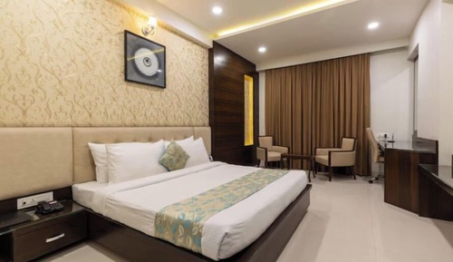 Deluxe Room, City View