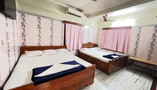 Deluxe Quadruple Room, Patio